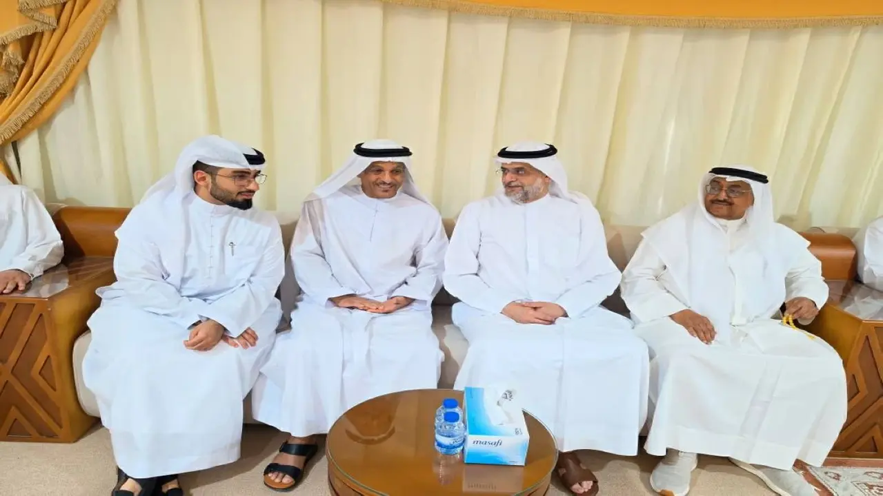 ولي عهد الشارقة والشيوخ يقدمون التعازي في وفاة عبدالرحمن المطوع